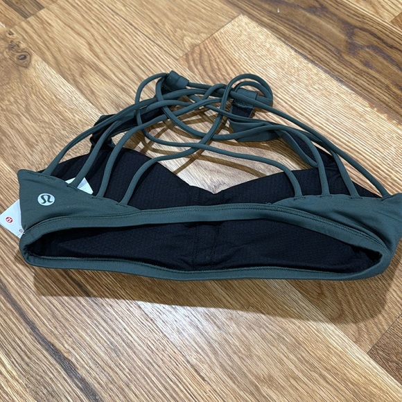NWT Lululemon Free to be Wild Bra Size 6 - Picture 4 of 9